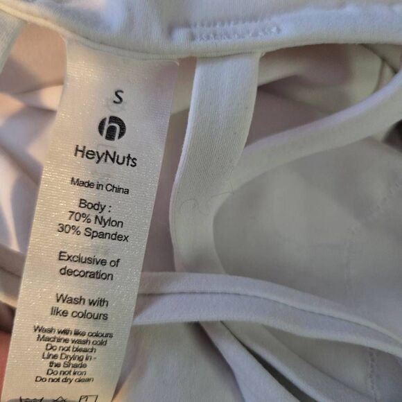 HeyNuts Longline Size Small Wirefree Sports Bra Workout Tank Top Gym White - Picture 4 of 4